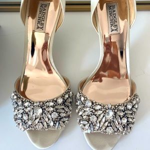 Badgley Mischka ivory/white wedding or party shoes